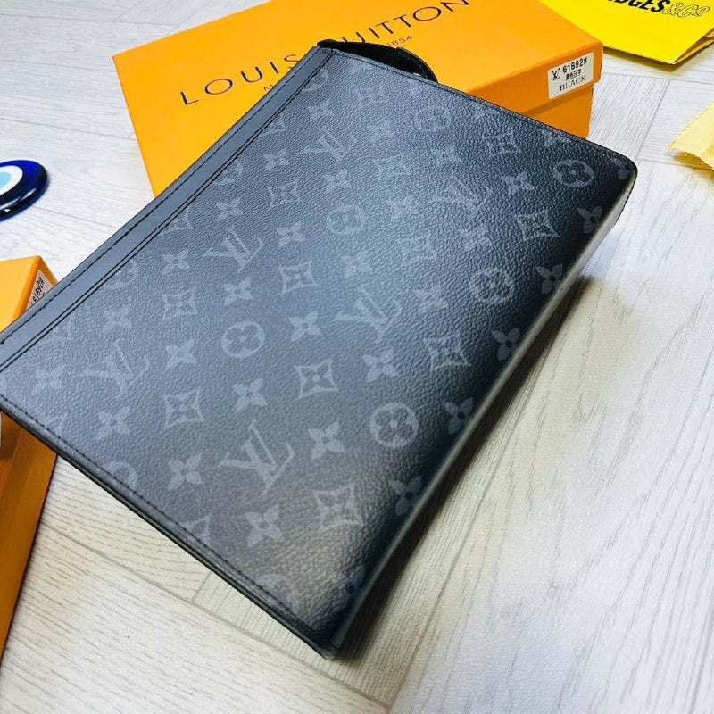 GOOD QUALITY LV MAN BAG WHIT BOX to1306