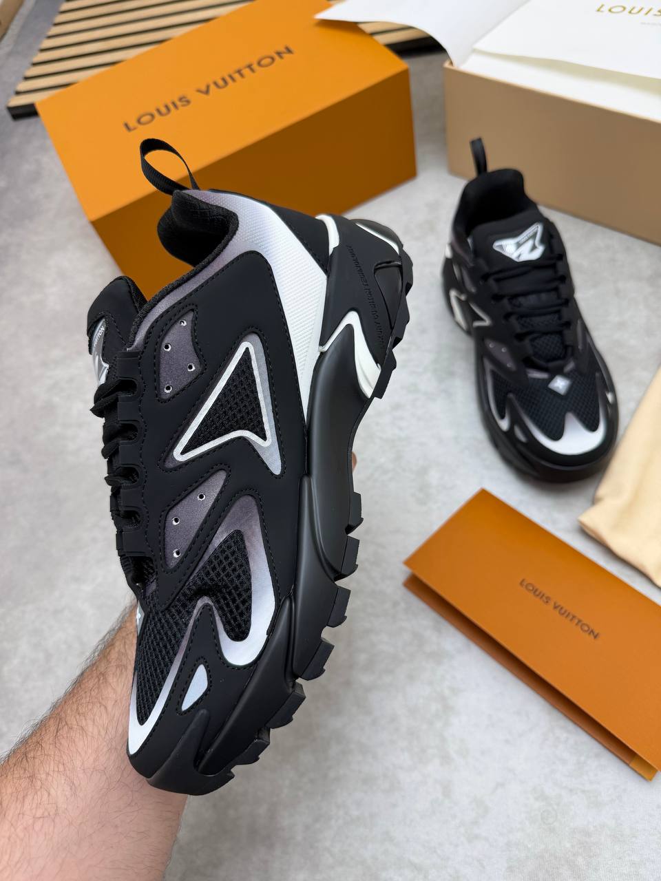 SUPER CLON LOUI VUITTO LV RUNNER TACTIC COME WITH BOX ETC am1706