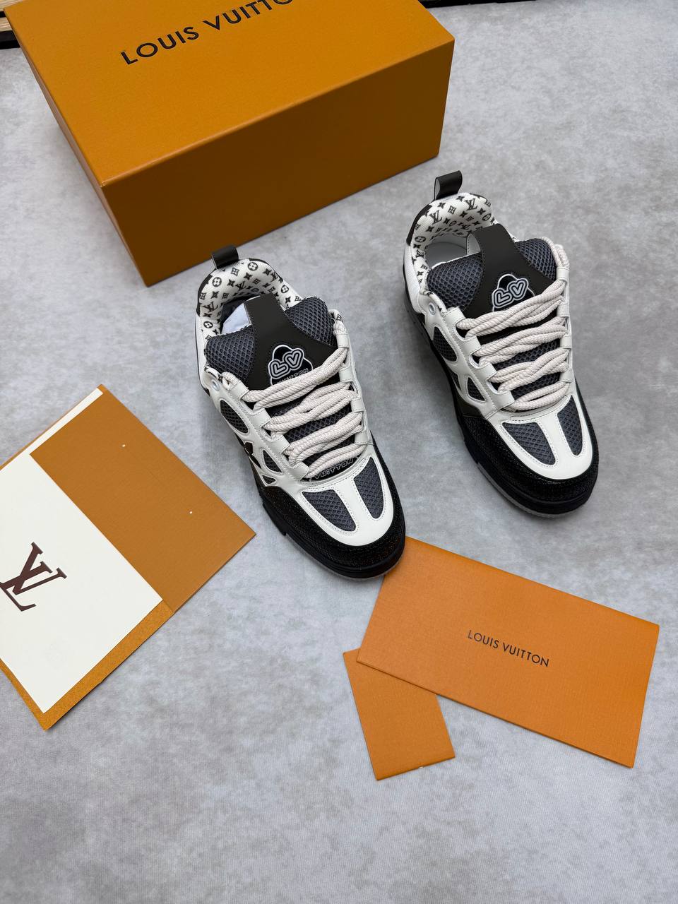 SUPER CLON LOUI VUITTO LV SKATE COME WITH BOX ETC am1706