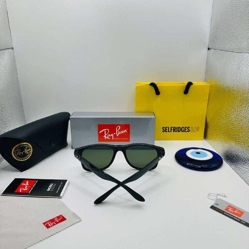 RA BAN Sunglasses with Box and paperwork to2006