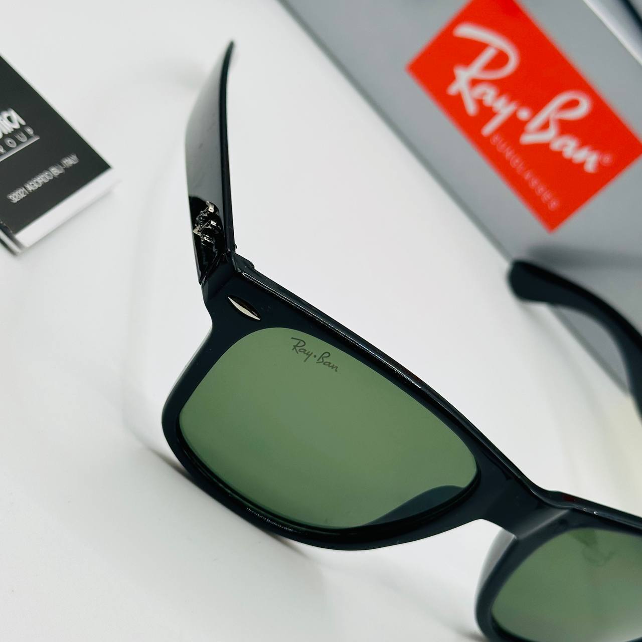 RA BAN Sunglasses with Box and paperwork to2006