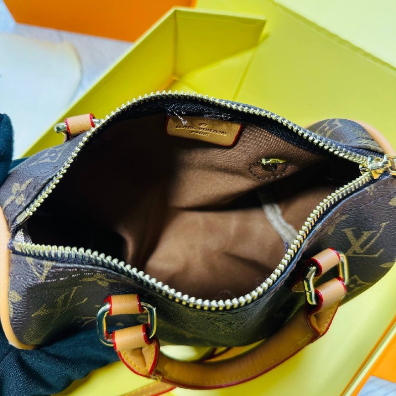 LV LEATHER LADIES HAND BAG WIHT BOX to2006