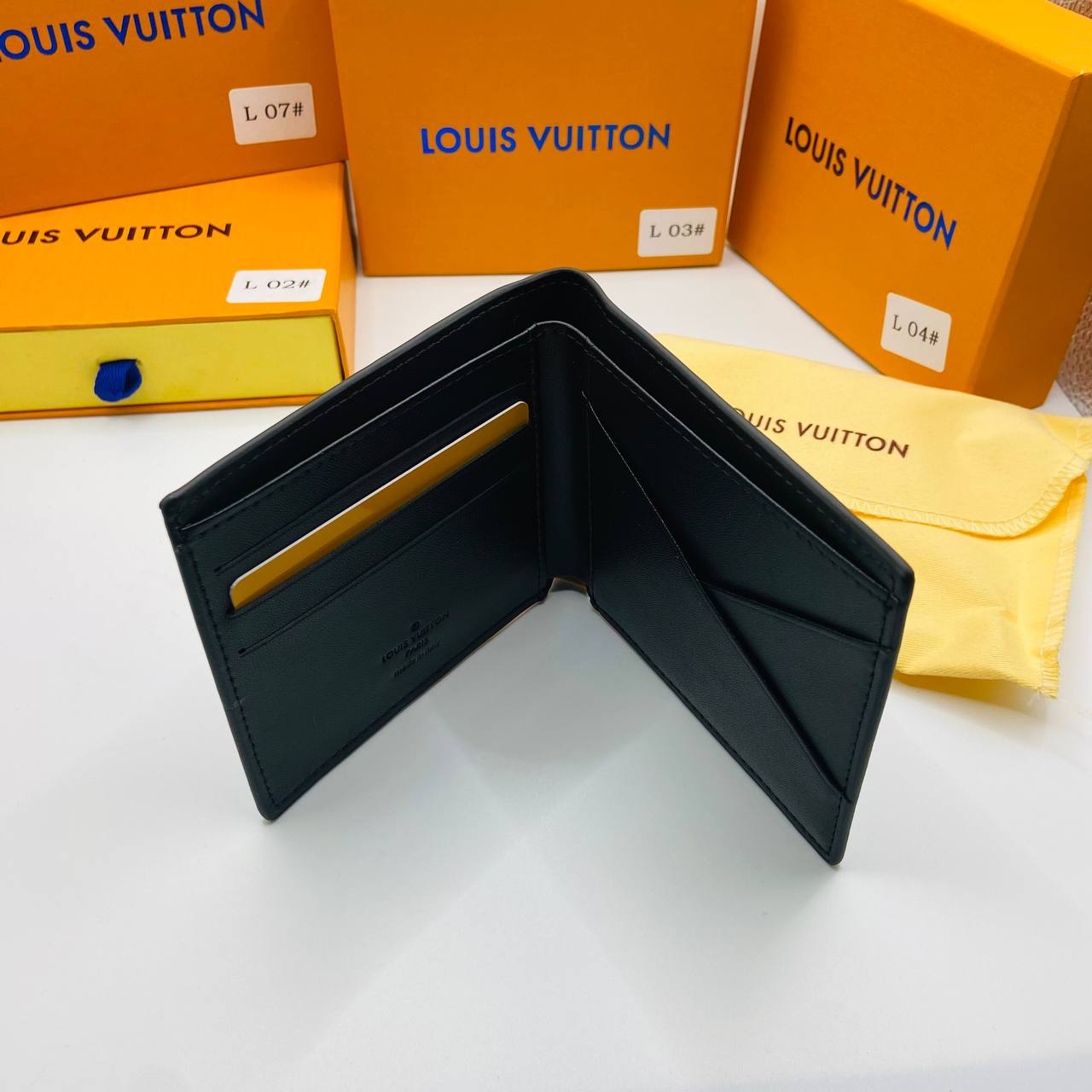 LVe WALLETS BOXED to3108