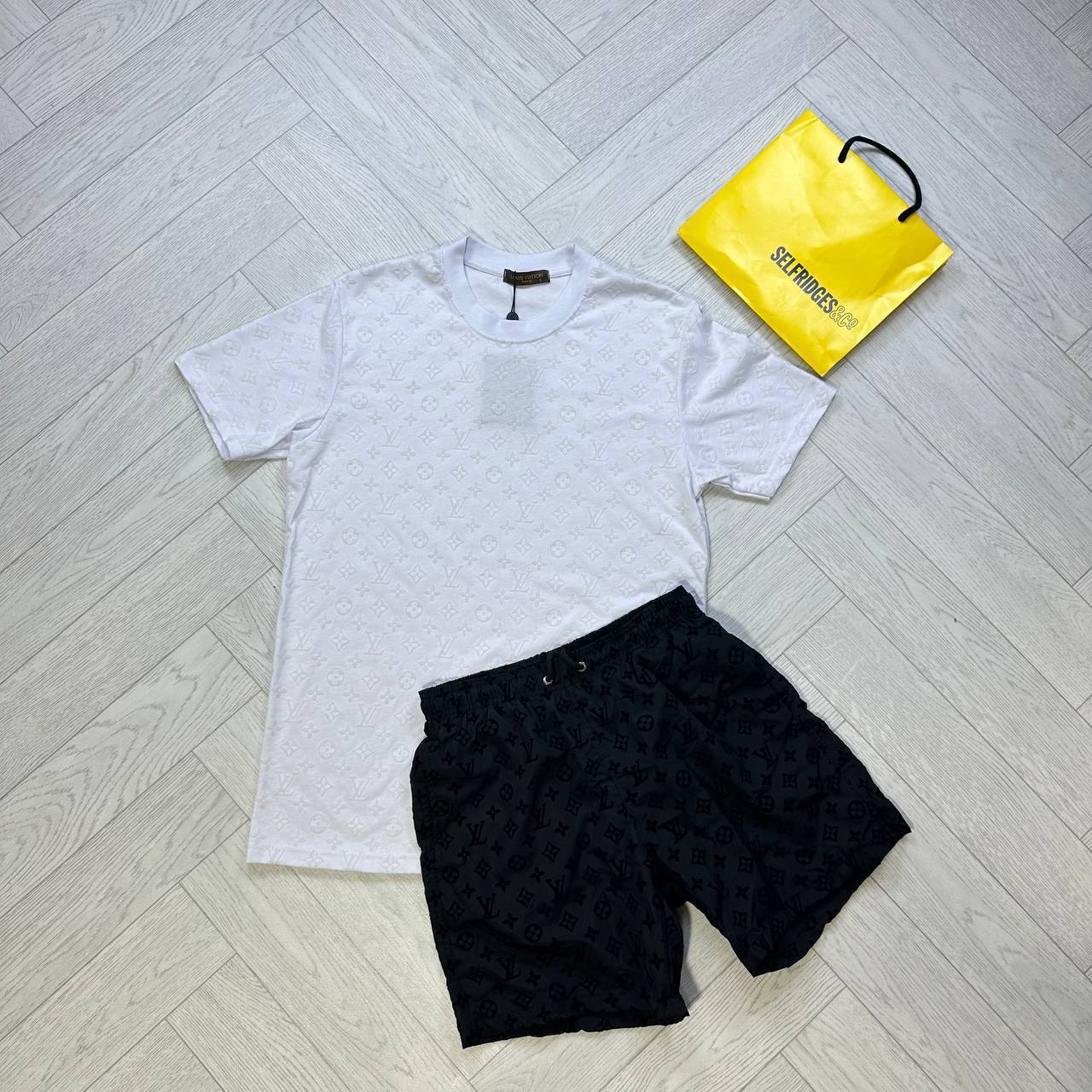 LV TEE &SHORT SETS to2006