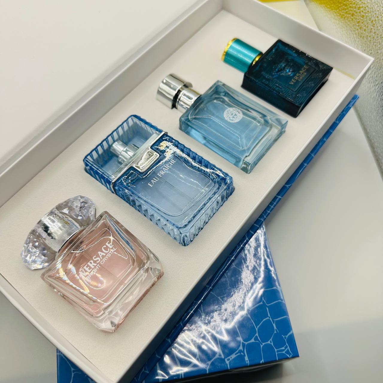 VERSAC GIFT SETS AVAILABLE to2006