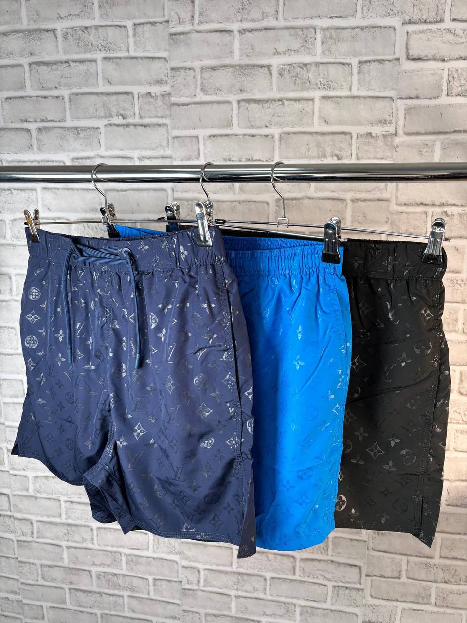 LV shorts aj3005