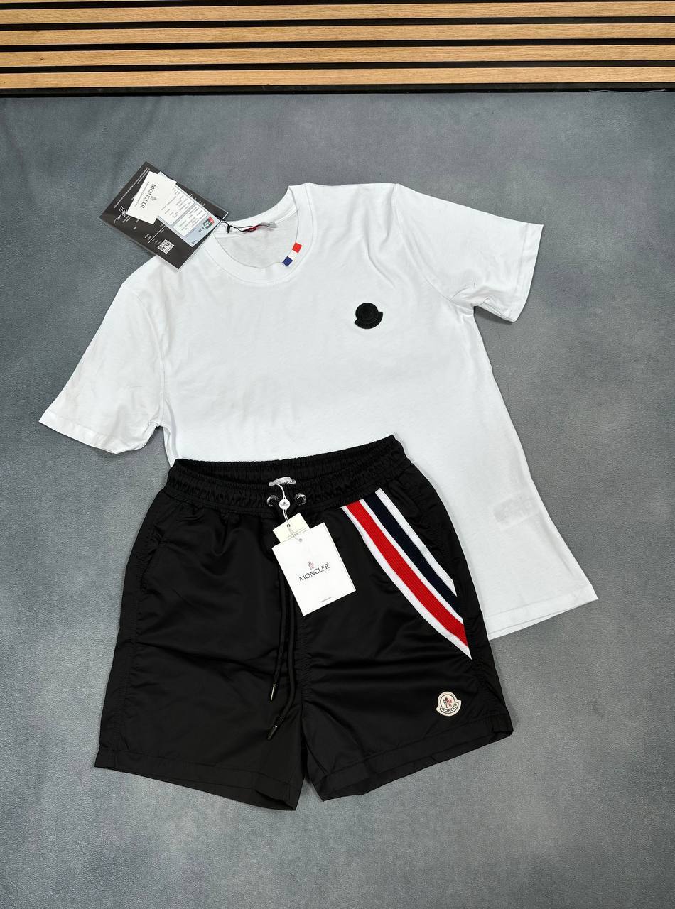 MONCLE TEE or shorts am3105