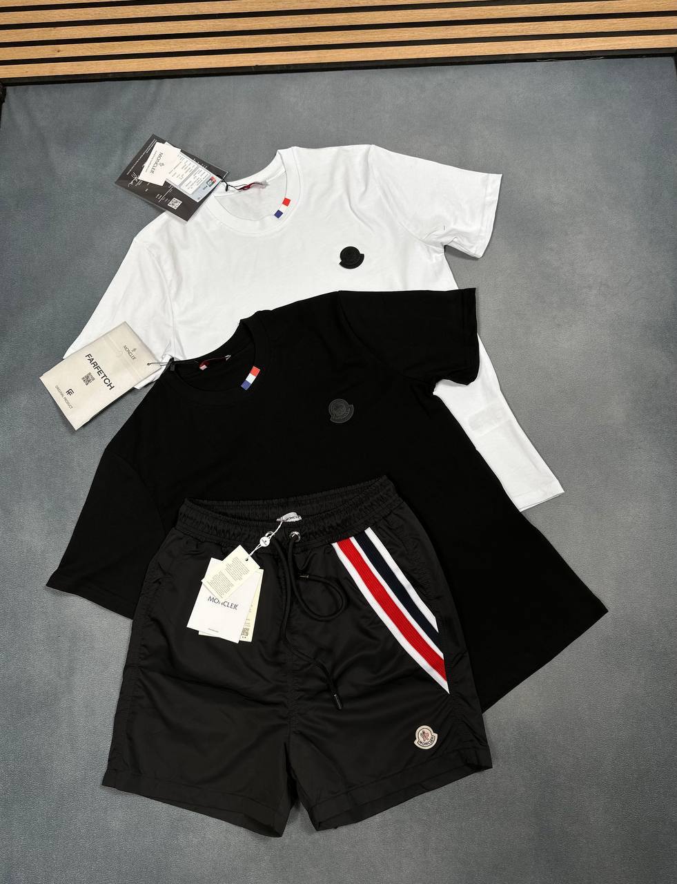 MONCLE TEE or shorts am3105