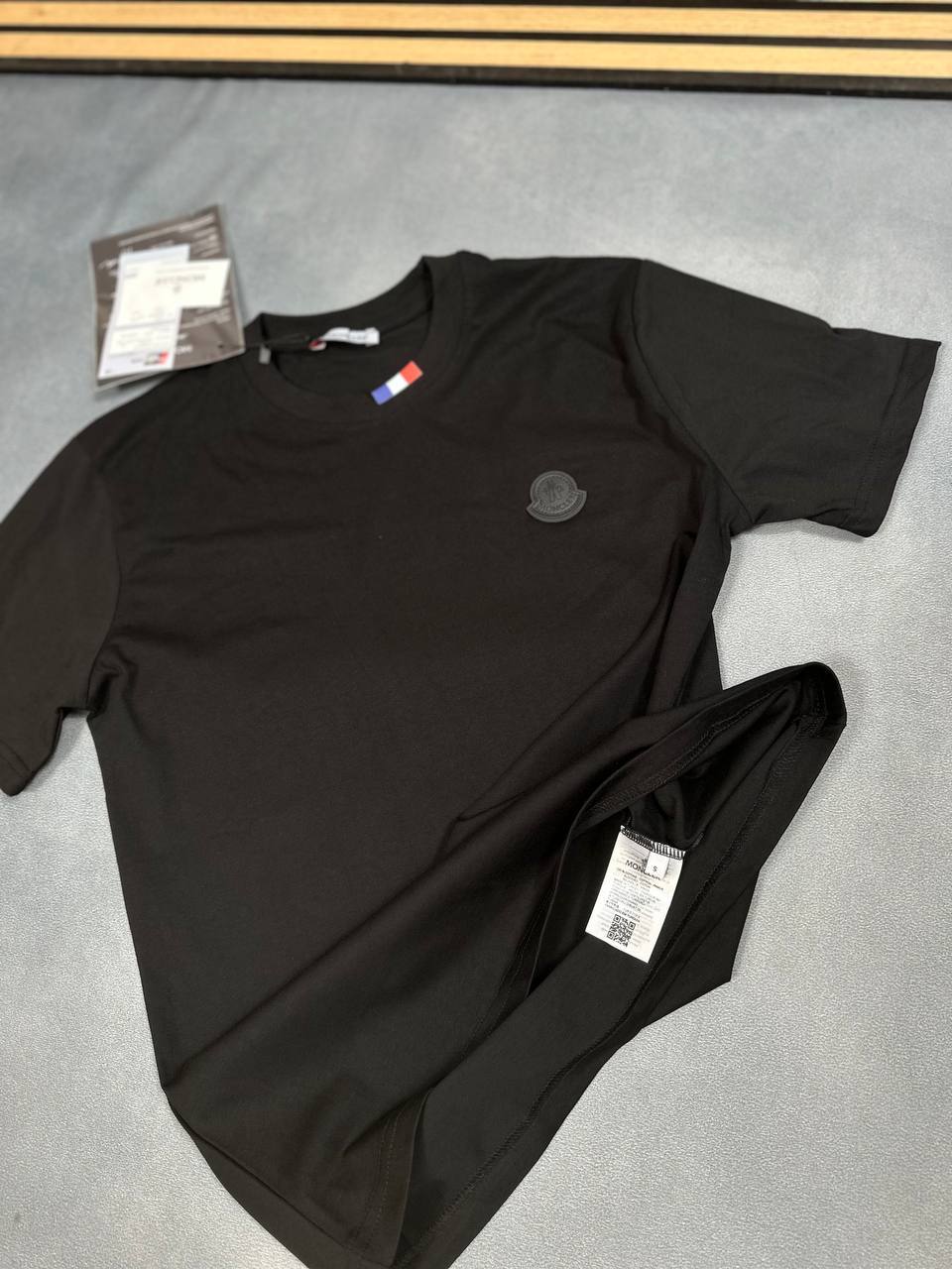 MONCLE TEE or shorts am3105