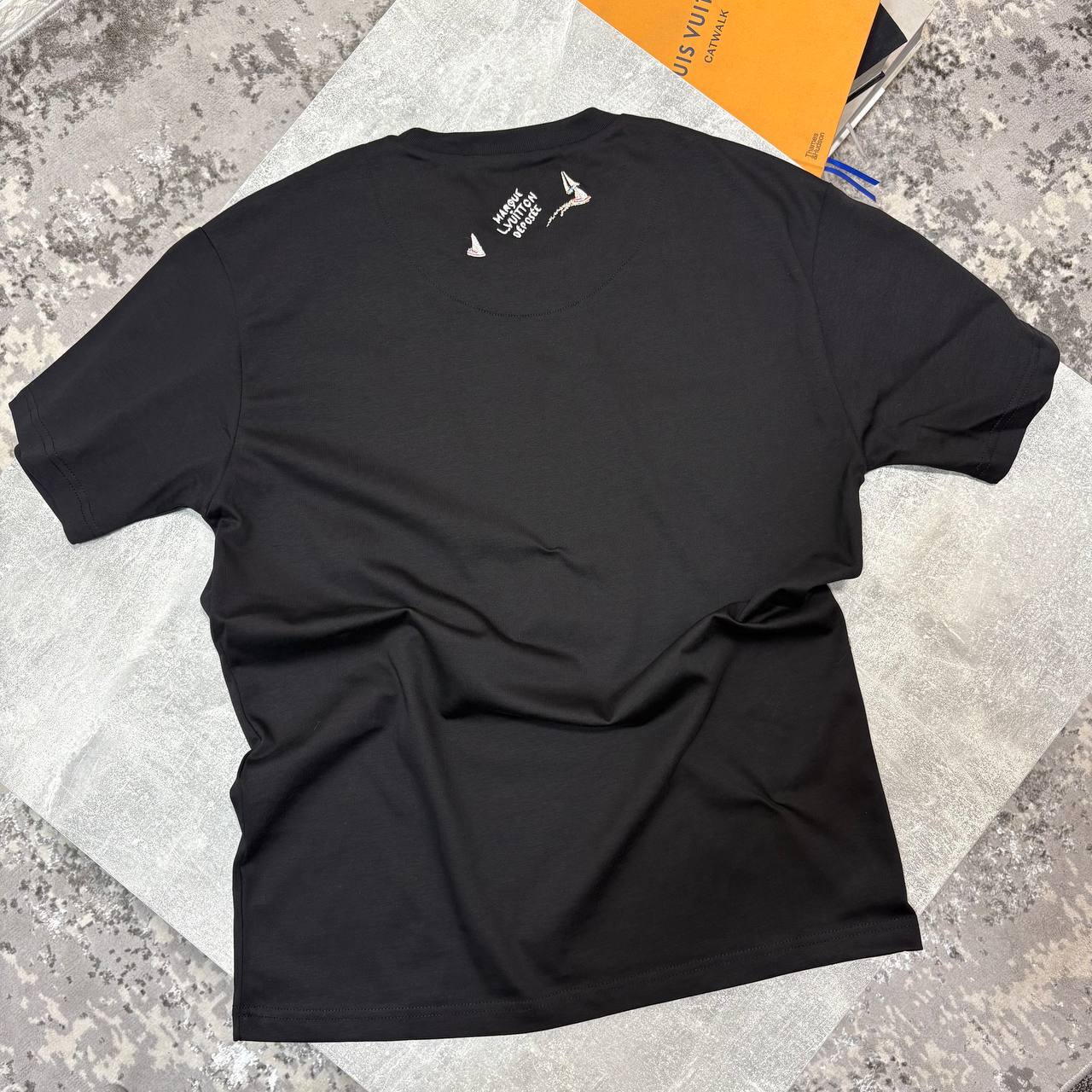 LVe Tshirts aj0409