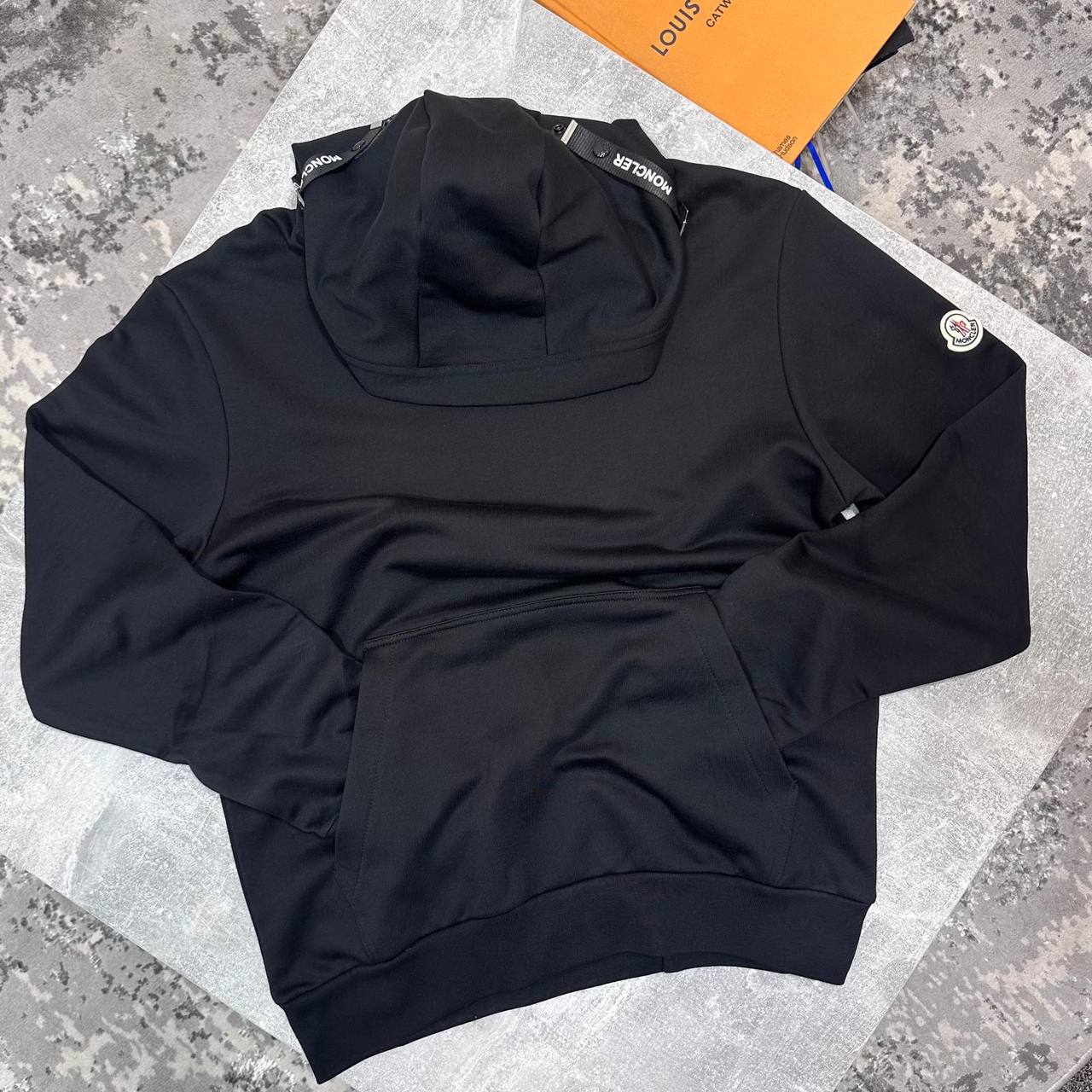 Moncle Hoodie aj0409