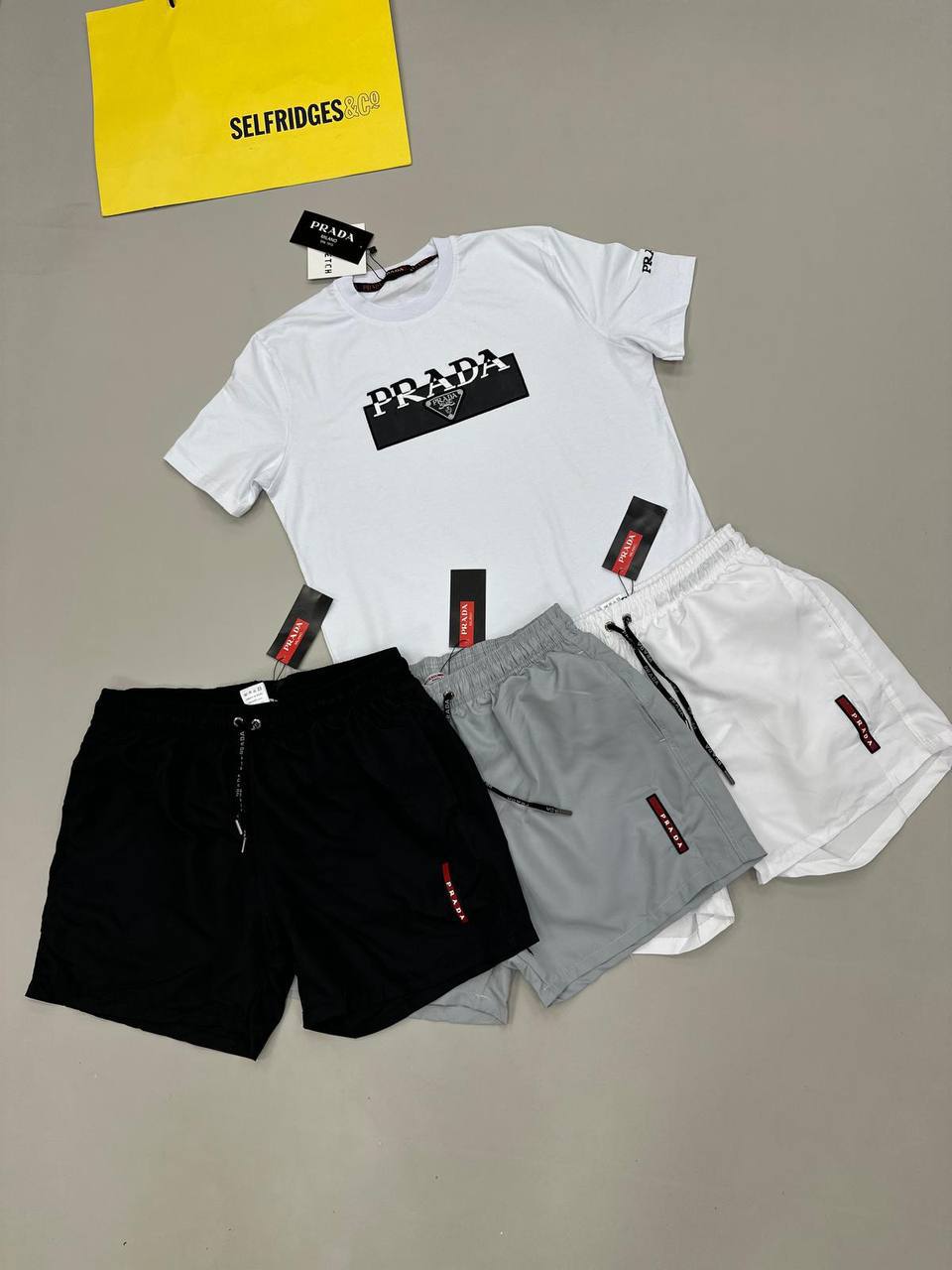 PRAD T-shirts or Shorts su3105