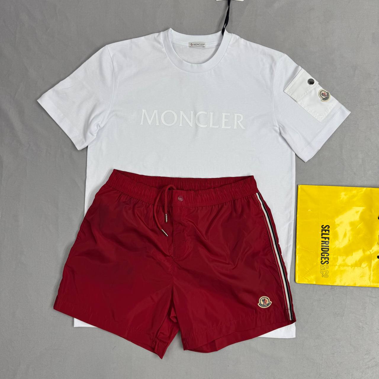 Moncle t shirt or Swimmers sa0907