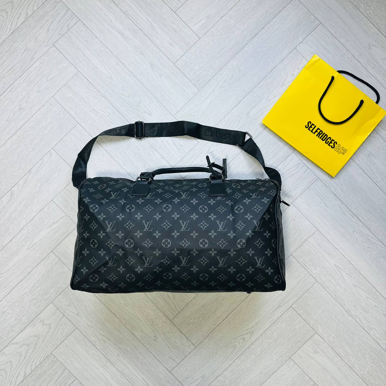 LVe GYM BAG WITH DUST BAG to1809