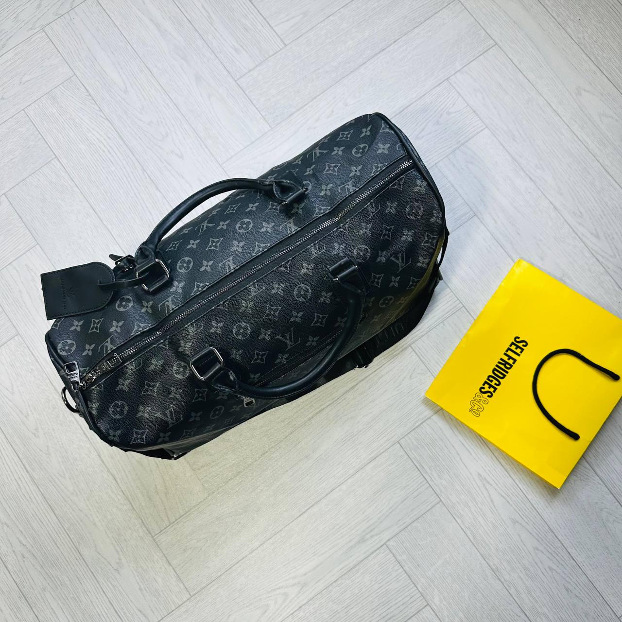 LVe GYM BAG WITH DUST BAG to1809