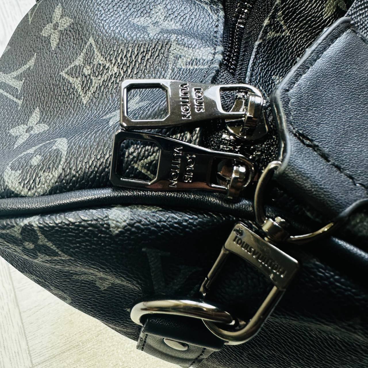 LVe GYM BAG WITH DUST BAG to1809