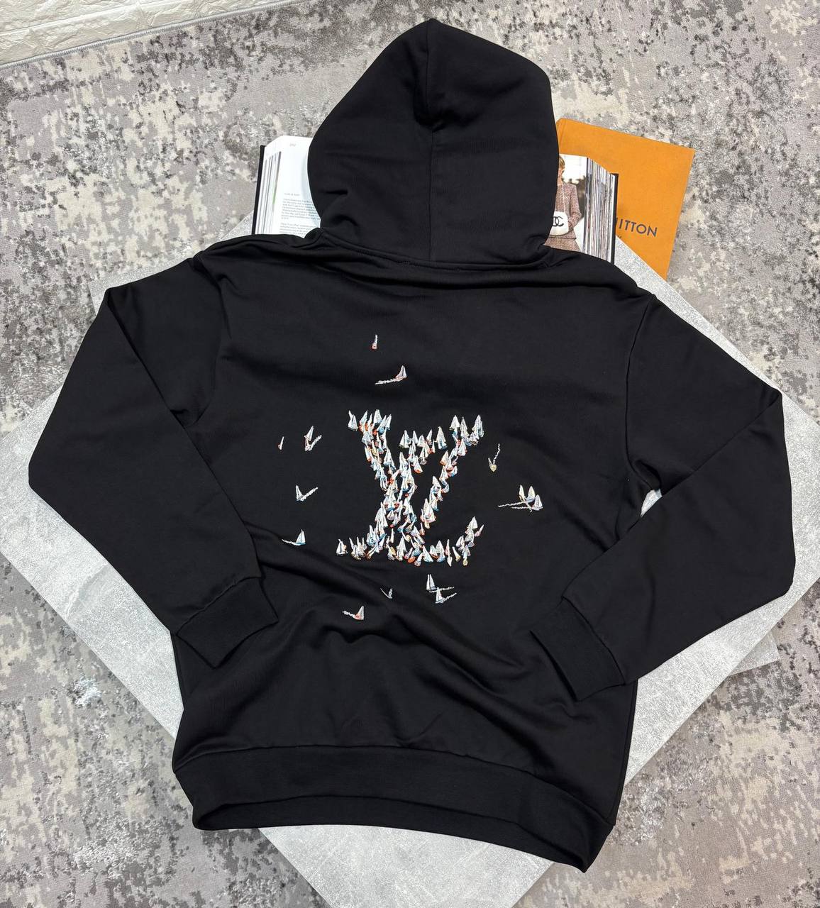LVE Hoodie aj2109