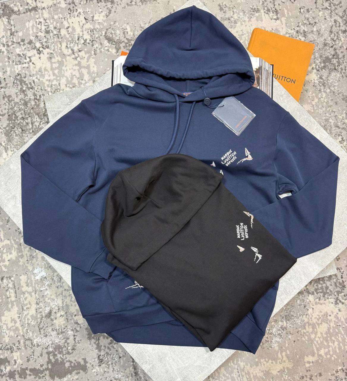 LVE Hoodie aj2109
