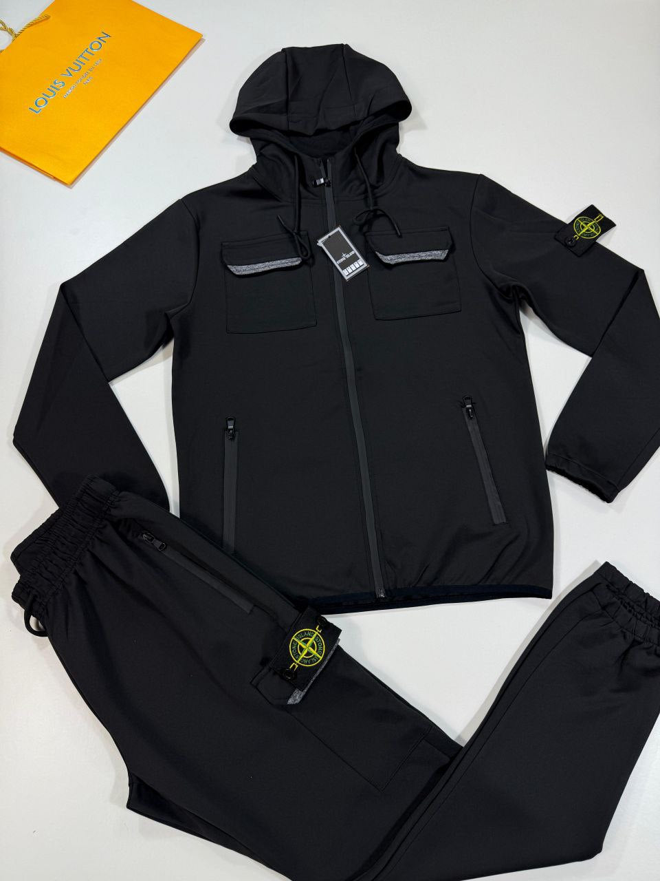 Mens tracksuit X New in stock X HIGH QUALTY su2909