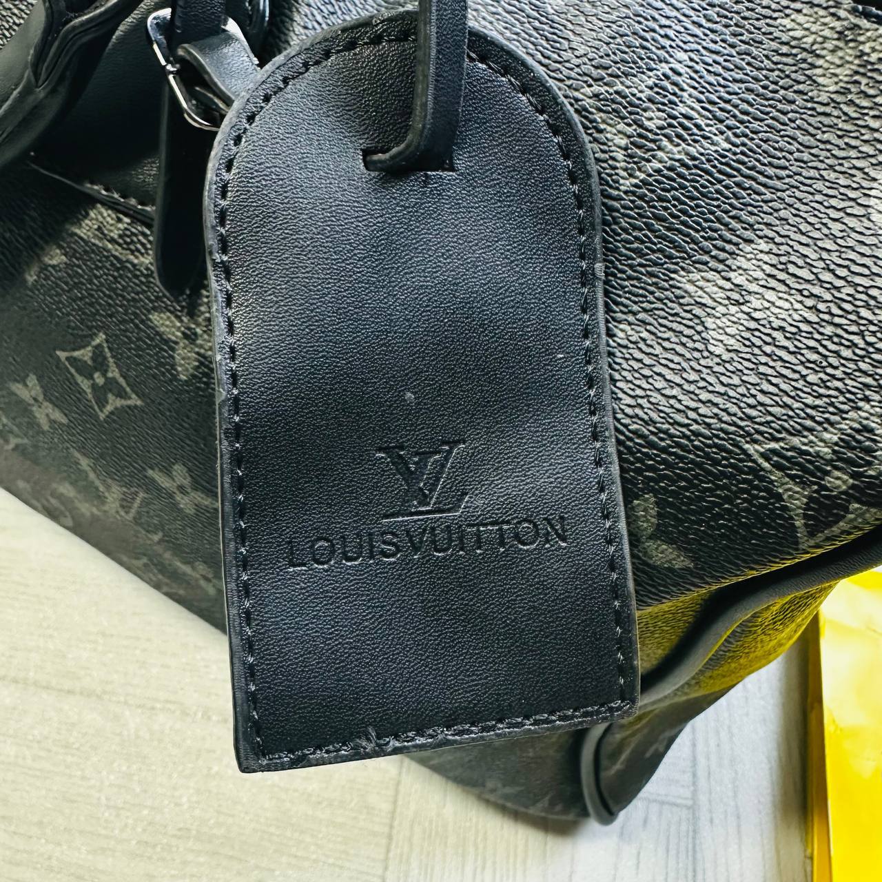 LVE GYM BAG WITH DUST BAG to2909