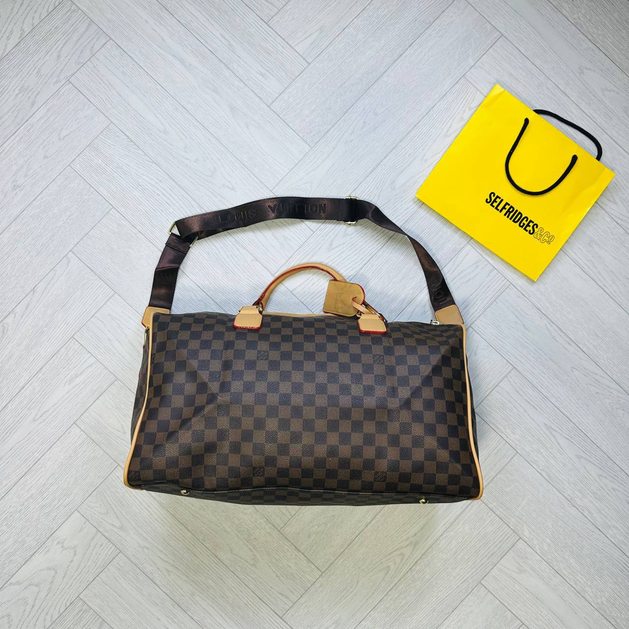 LVE GYM BAG WITH DUST BAG to2909