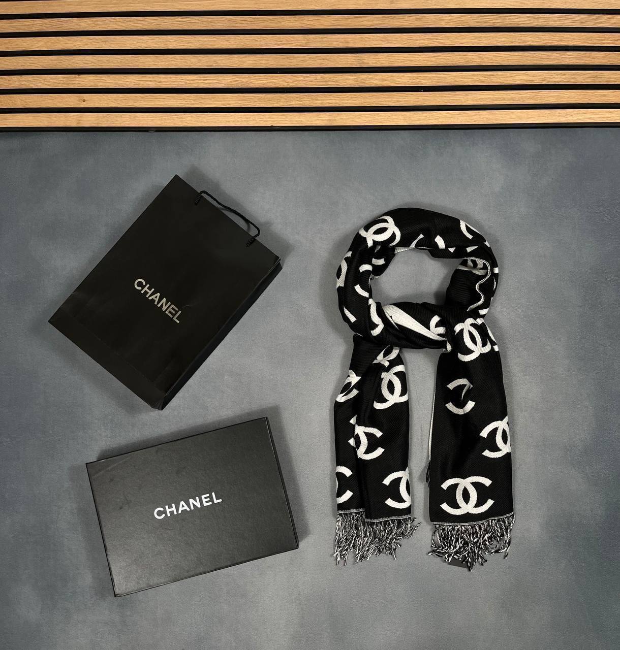 CHANE SCARF COME WITH BOX ETC am2909