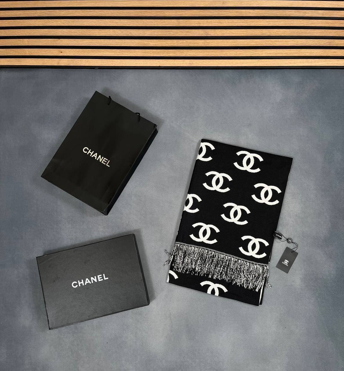 CHANE SCARF COME WITH BOX ETC am2909
