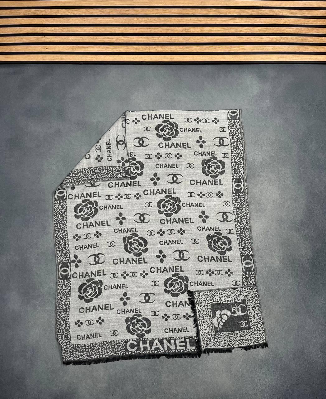 CHANE SCARF COME WITH BOX ETC am2909