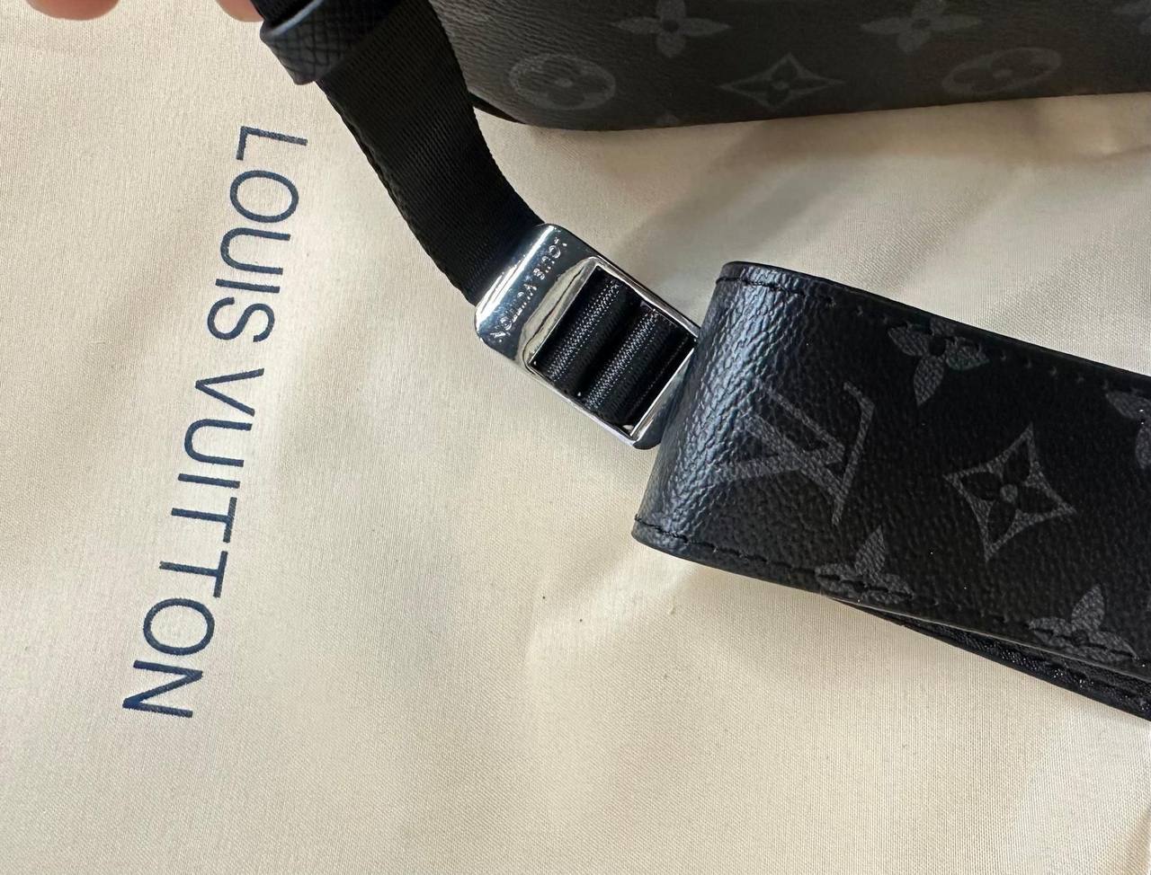 MENS LV BAG COME WITH BOX ETC am1304