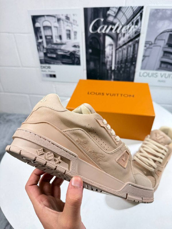 LVE Distressed Trainers 0710