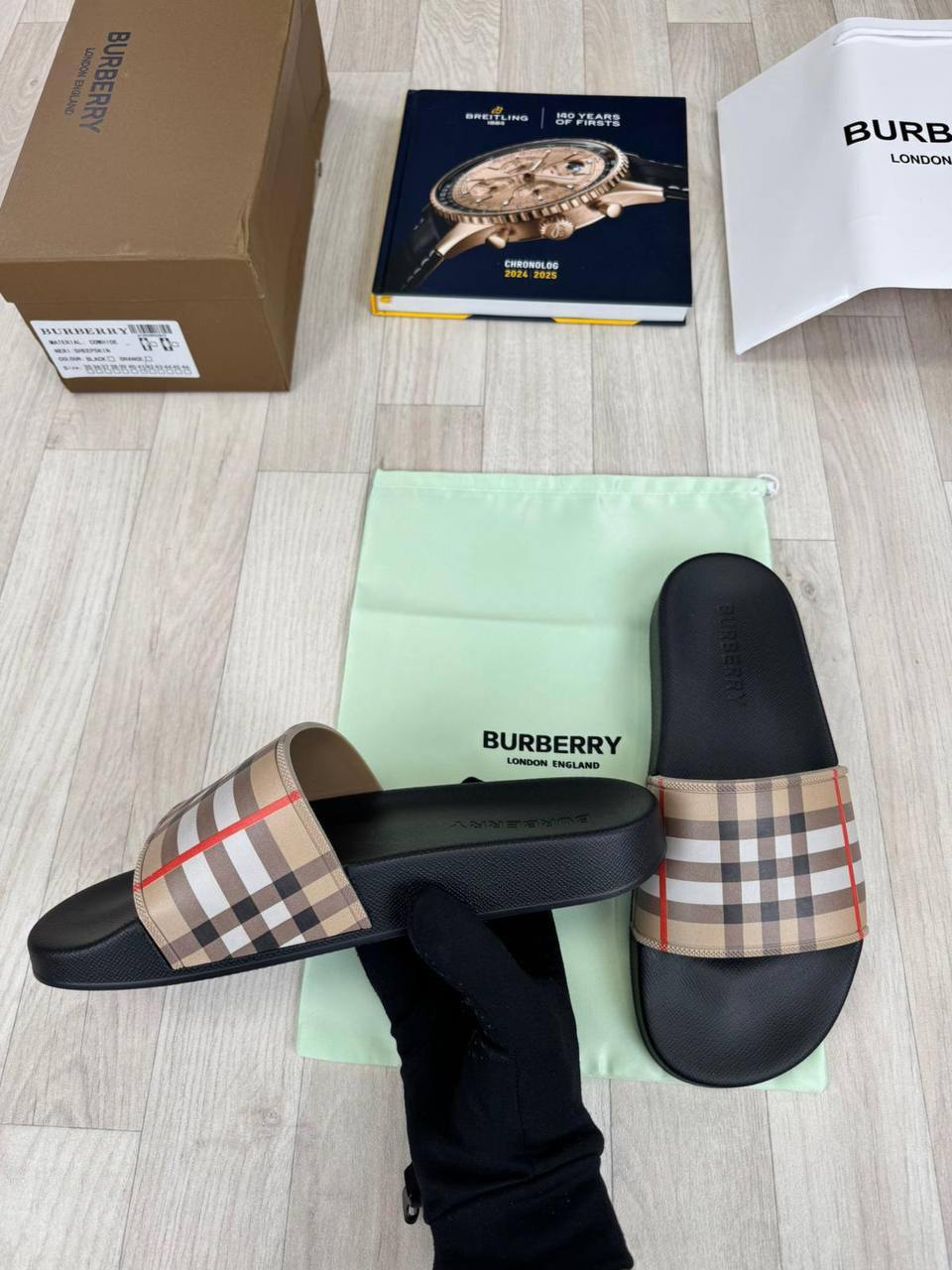 Burberr sliders jj2204