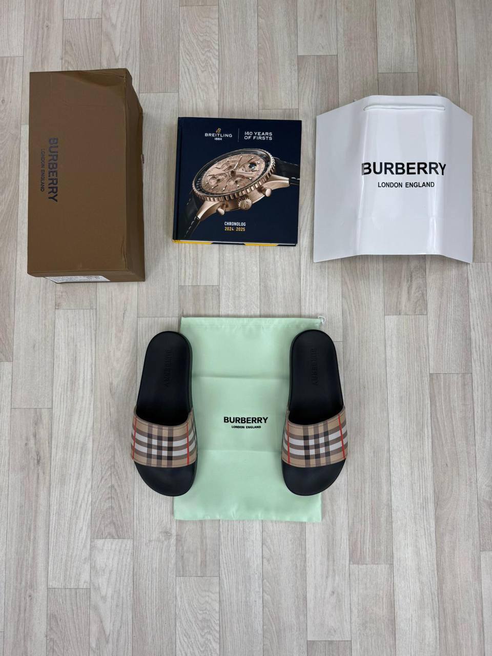 Burberr sliders jj2204