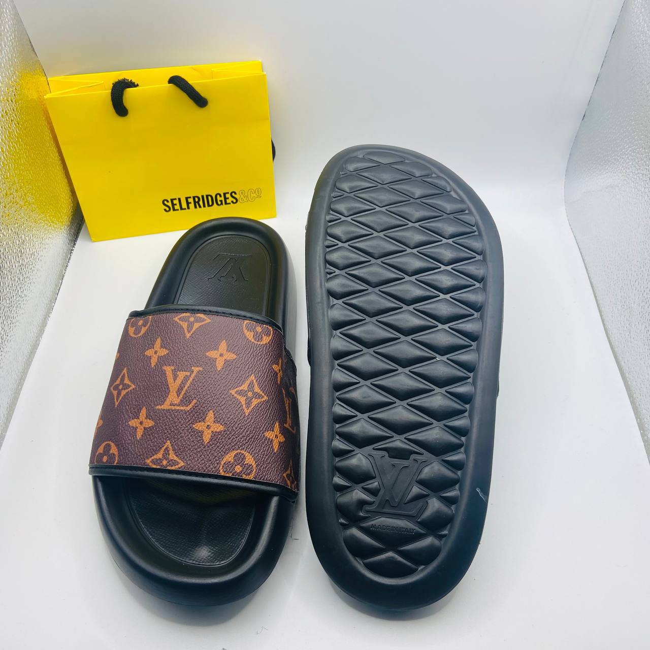 LVE SLIDERS SIZES 6-11 AVAILABLE to0910