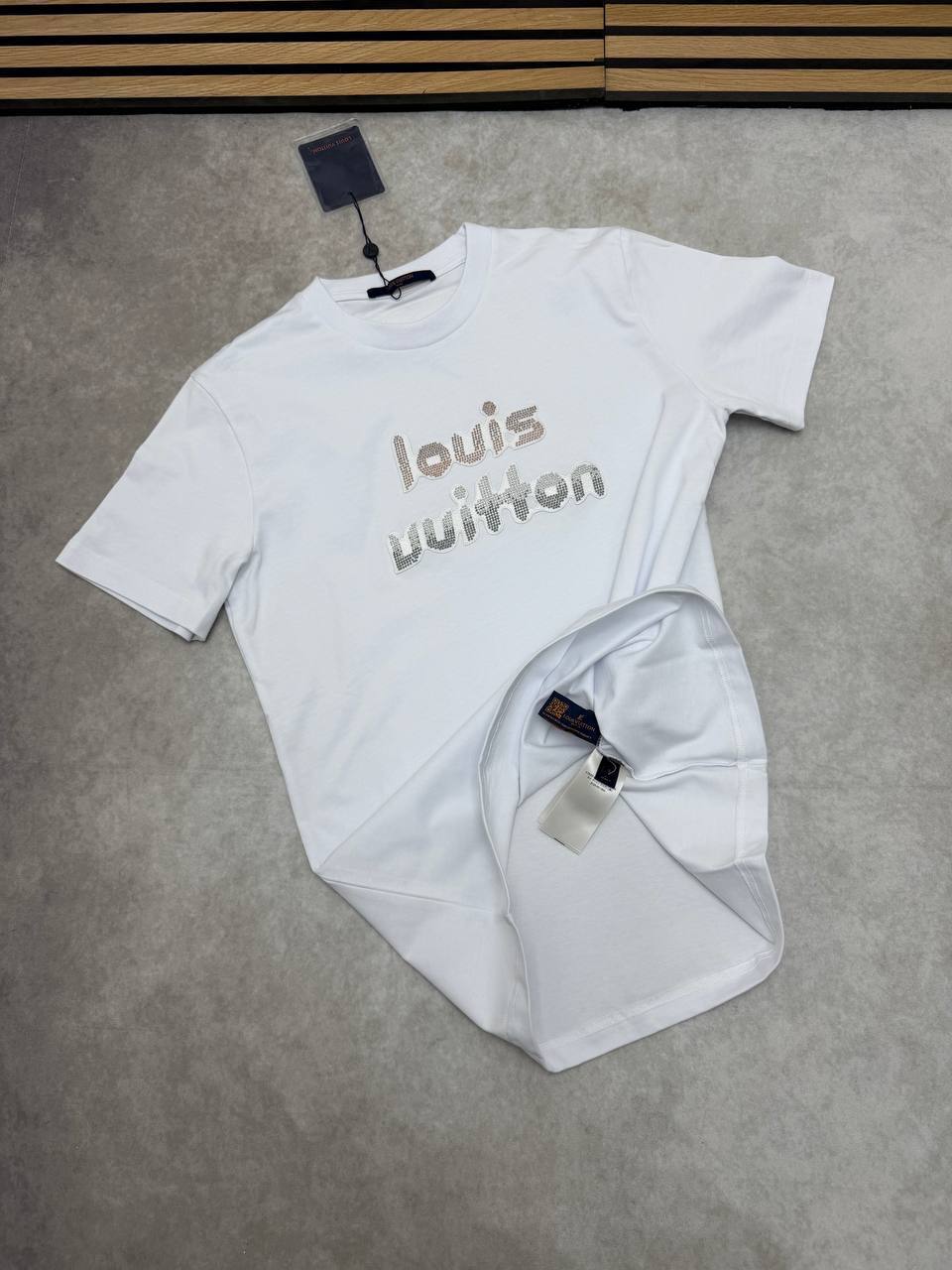 SUPER CLON LV TEE am2404