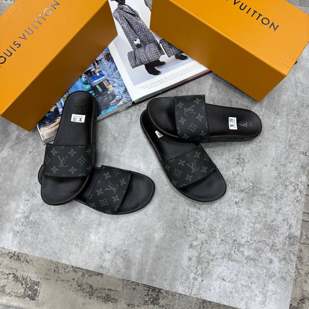 HIGH END LV MENS SLIDERS WITH BOX DUST BAG ETC jay2504