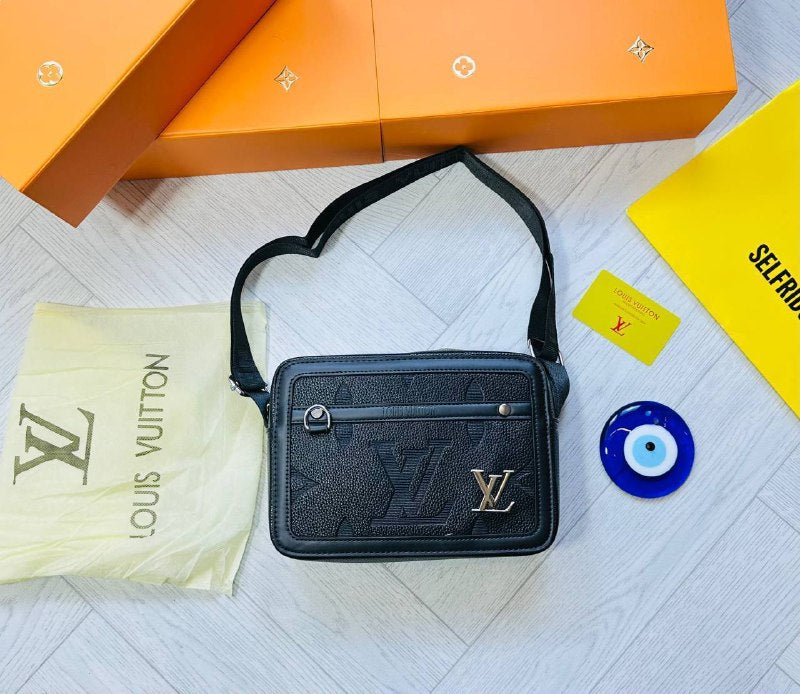 LV MAN BAG WHIT BOX AND DUST BAG to2704