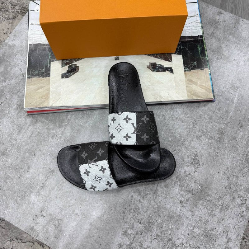 HIGH END LV MENS SLIDERS WITH BOX DUST BAG ETC jay2604