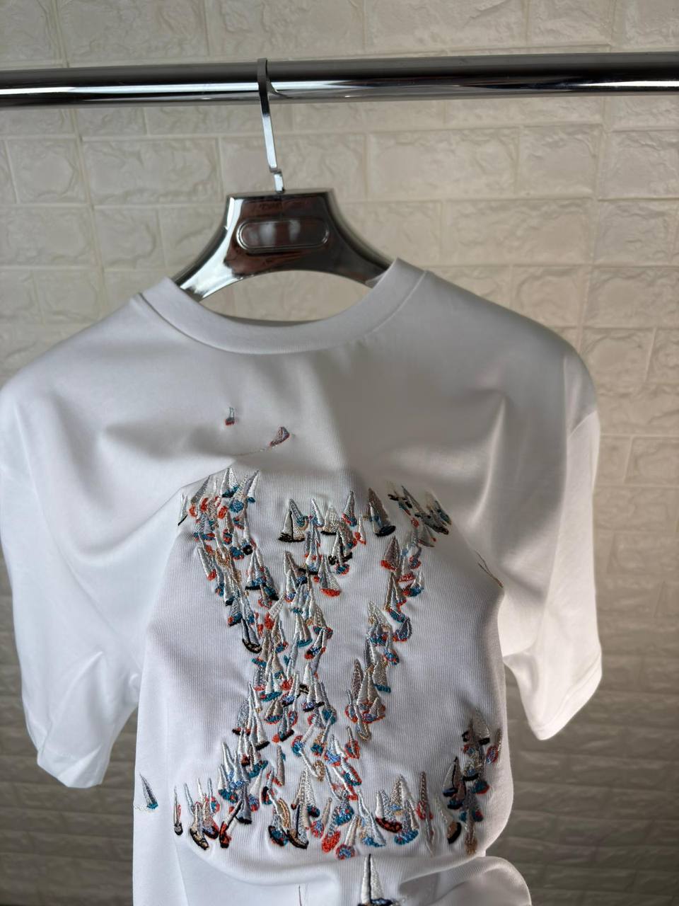 L Tshirts aj1107