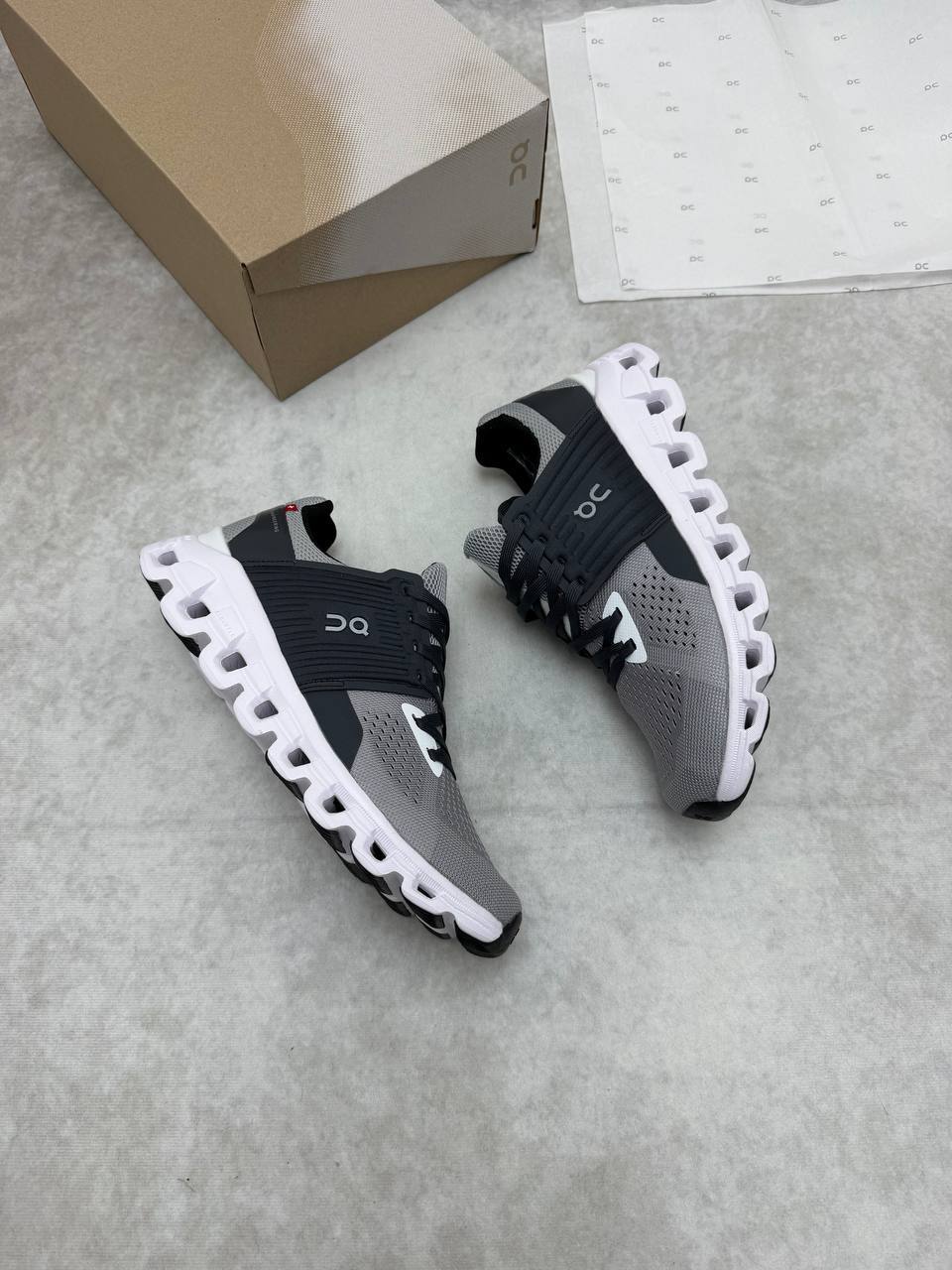 ON CLOU TRAINERS COME WITH BOX ETC am2804