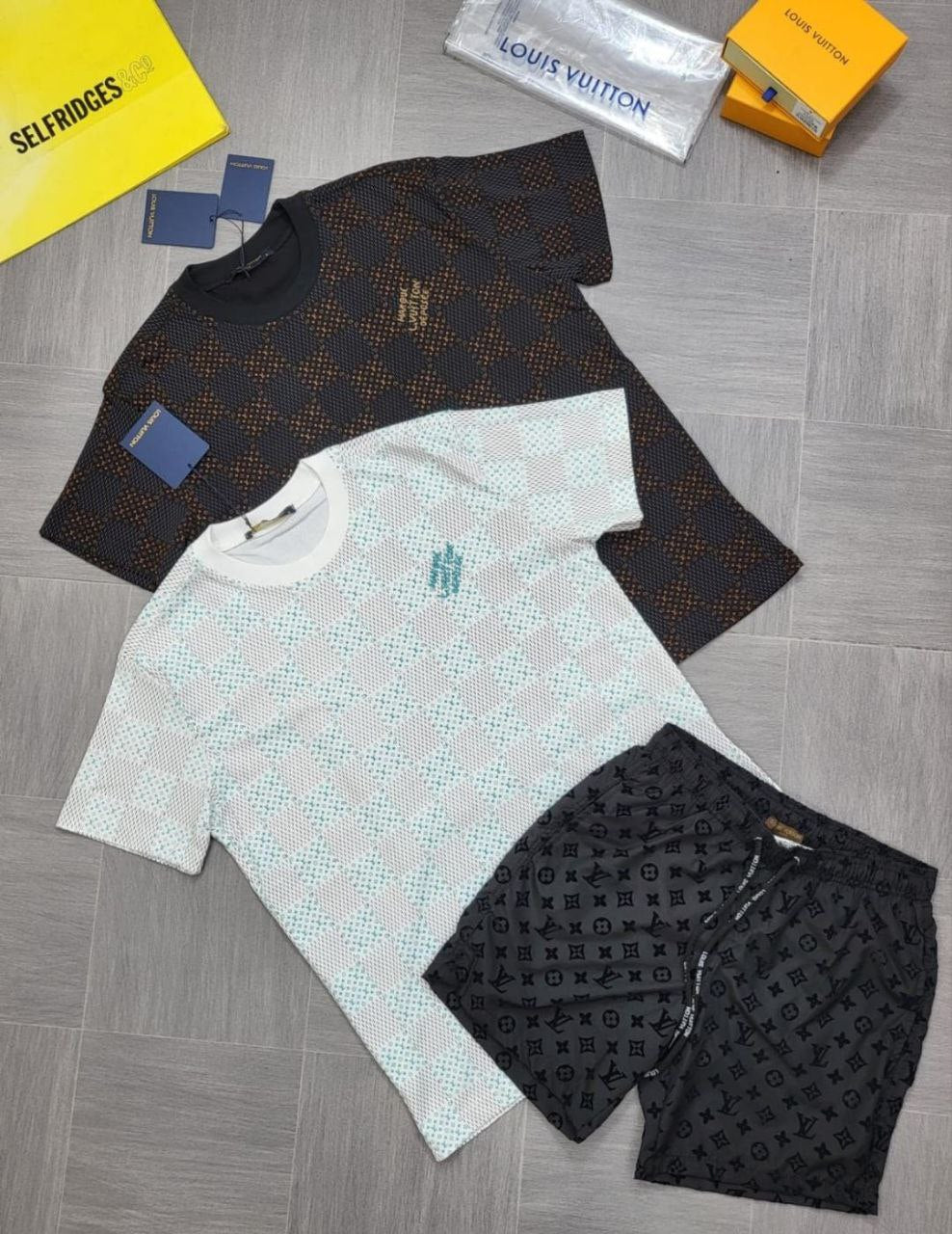 QUALITY LOUIS VUITTO SHORT SET ak1107