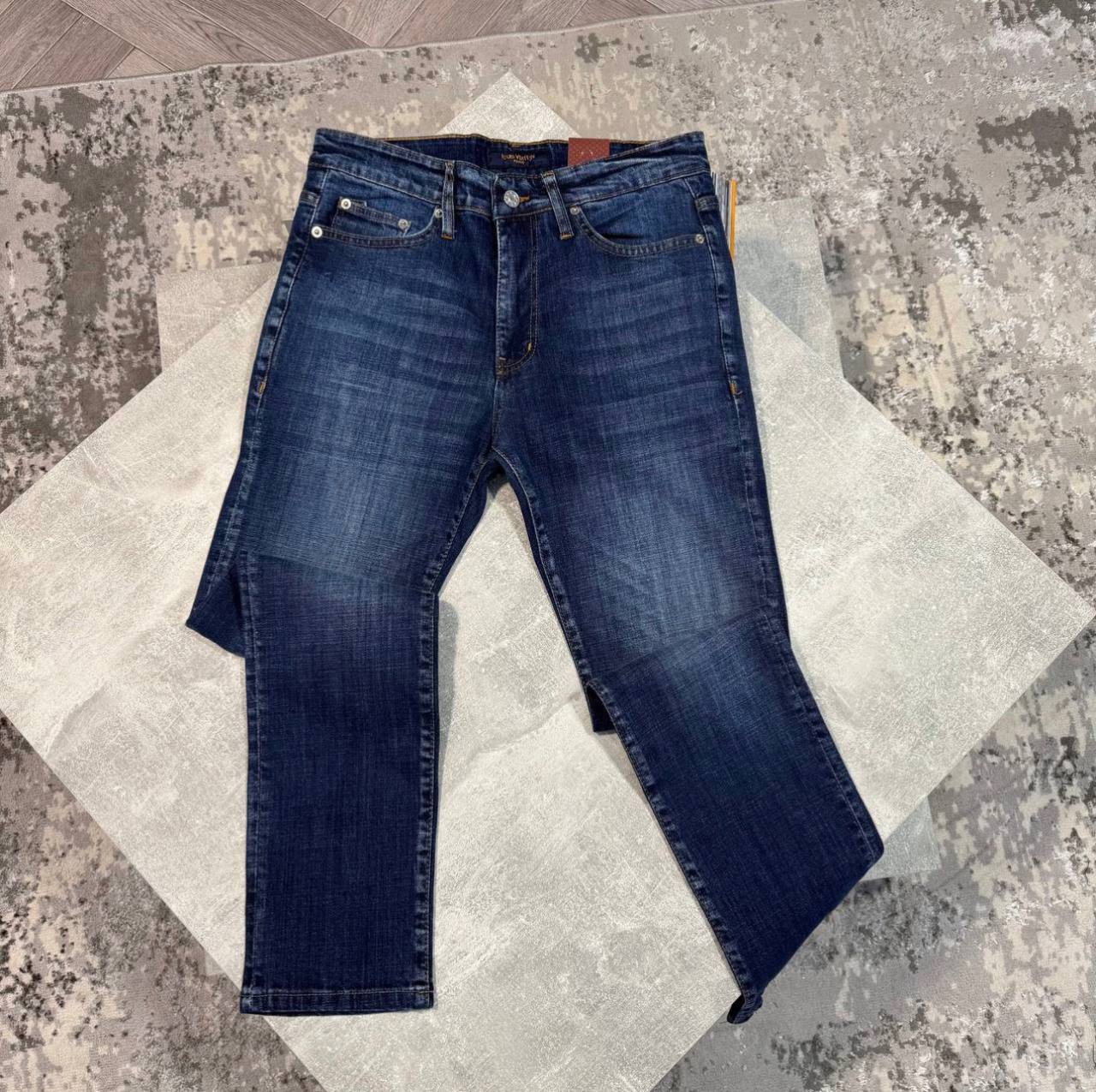 LV jeans aj2804
