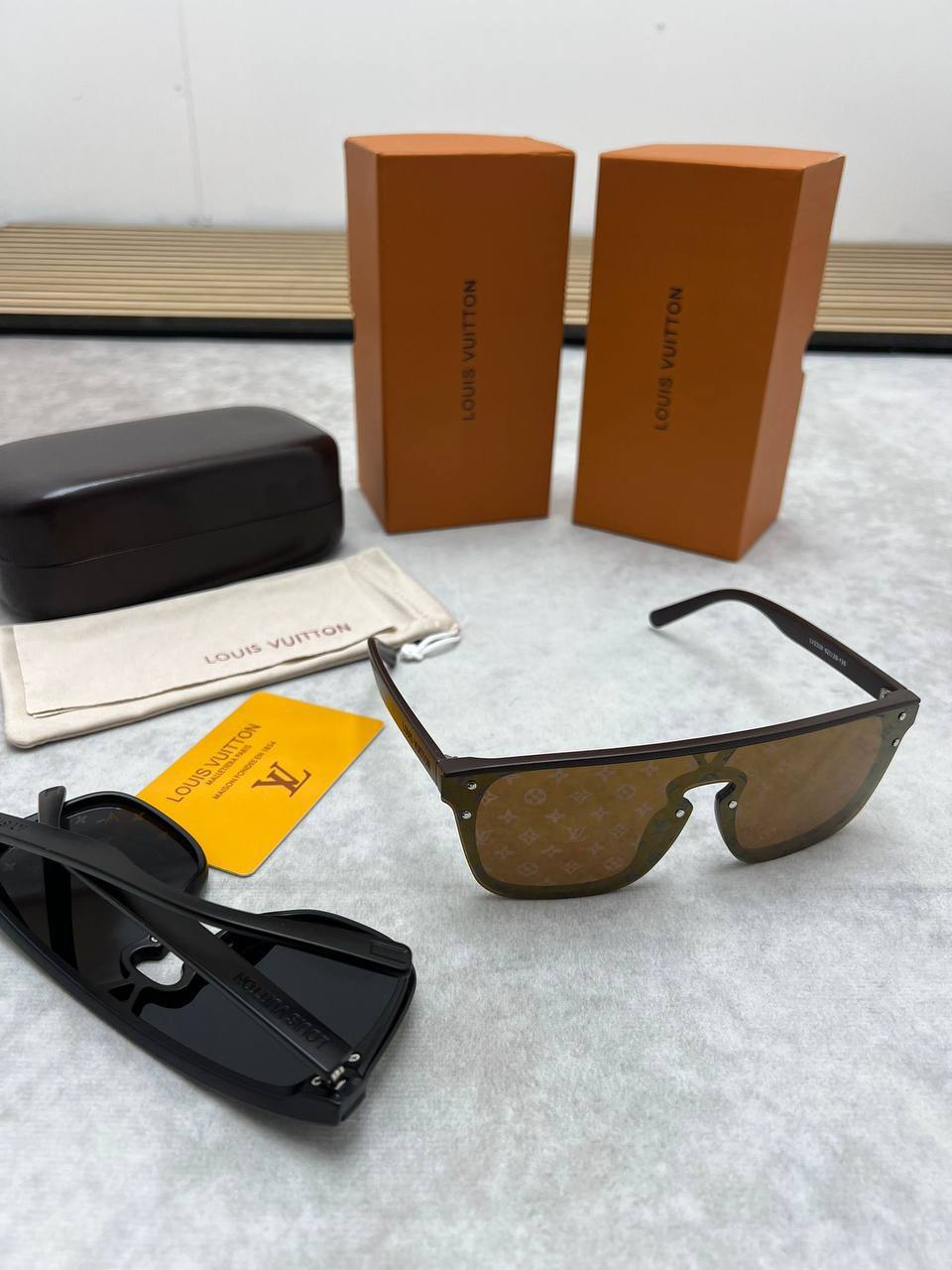 SUPER CLON LV SUNGLASSES COME WITH BOX ETC am0305