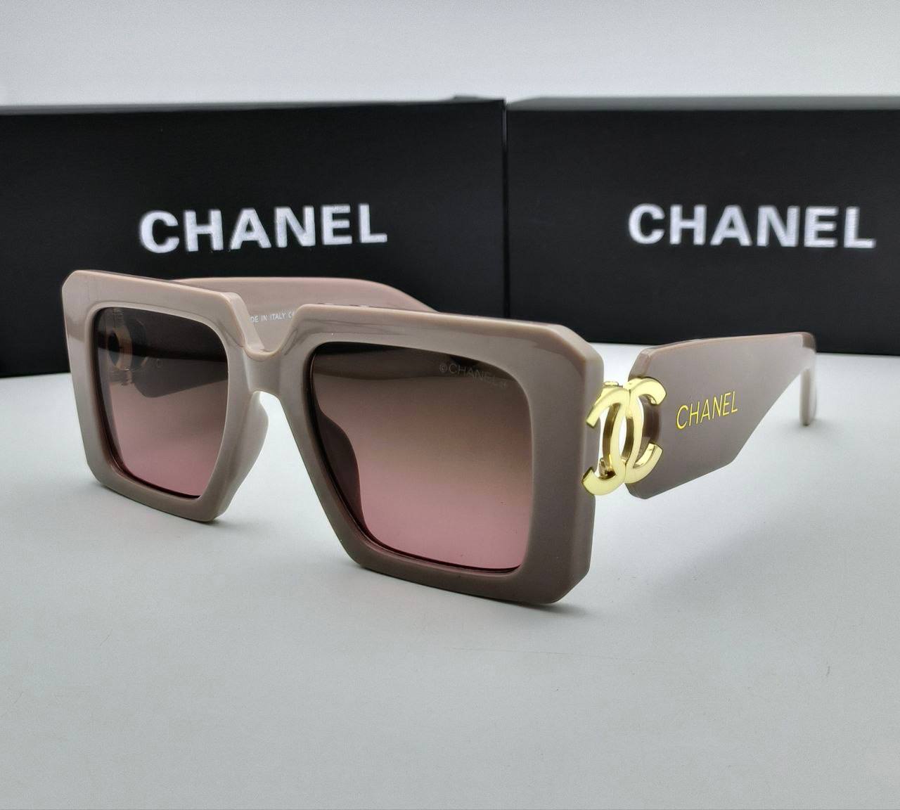 SUPER CLON CHANE SUNGLASSES COME WITH BOX ETC am0305