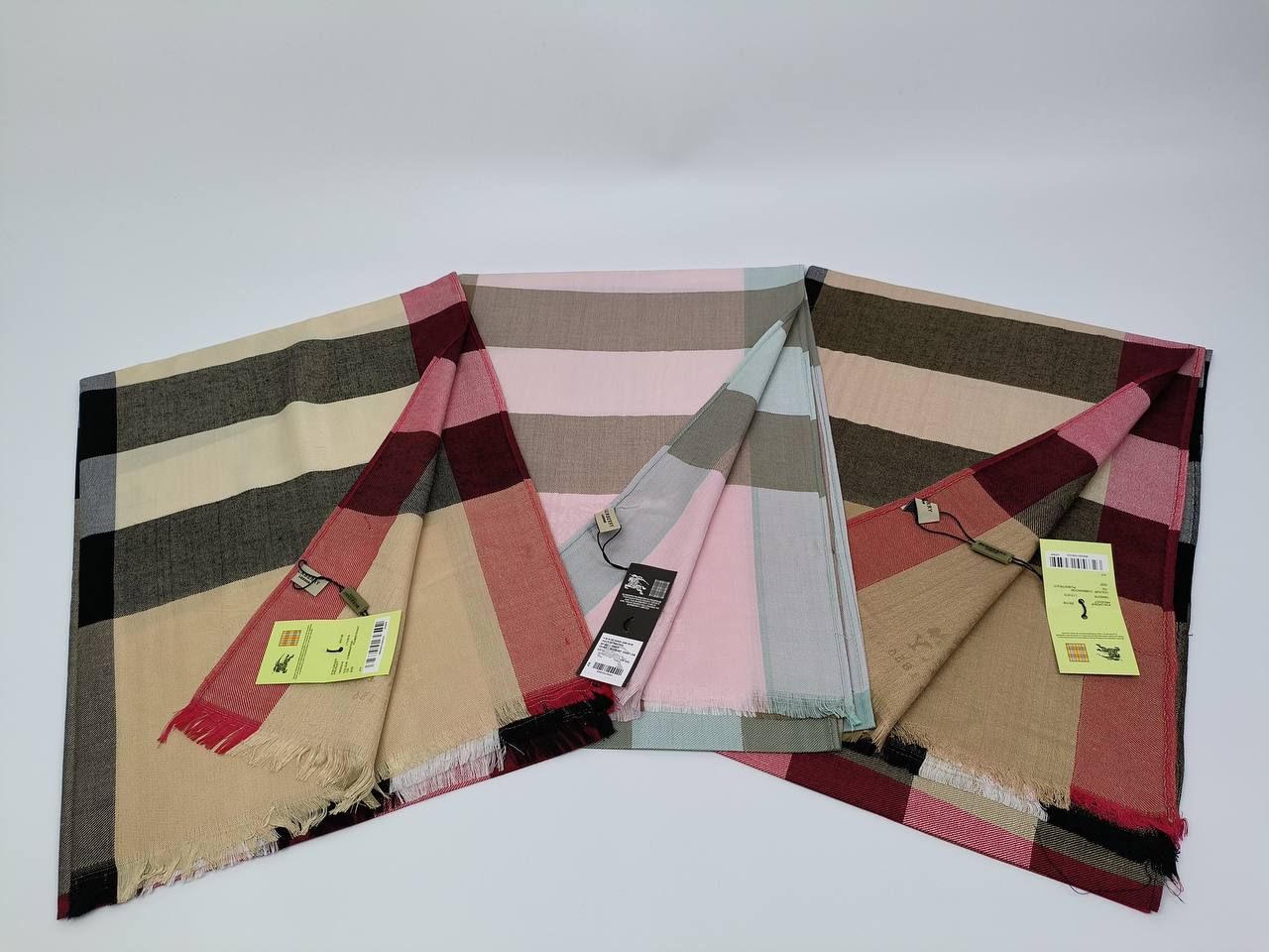 Scarf comes with box sa1810