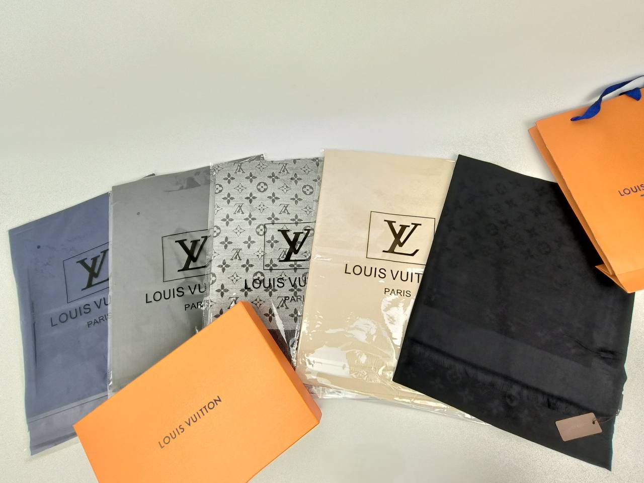 Scarf comes with box sa1810