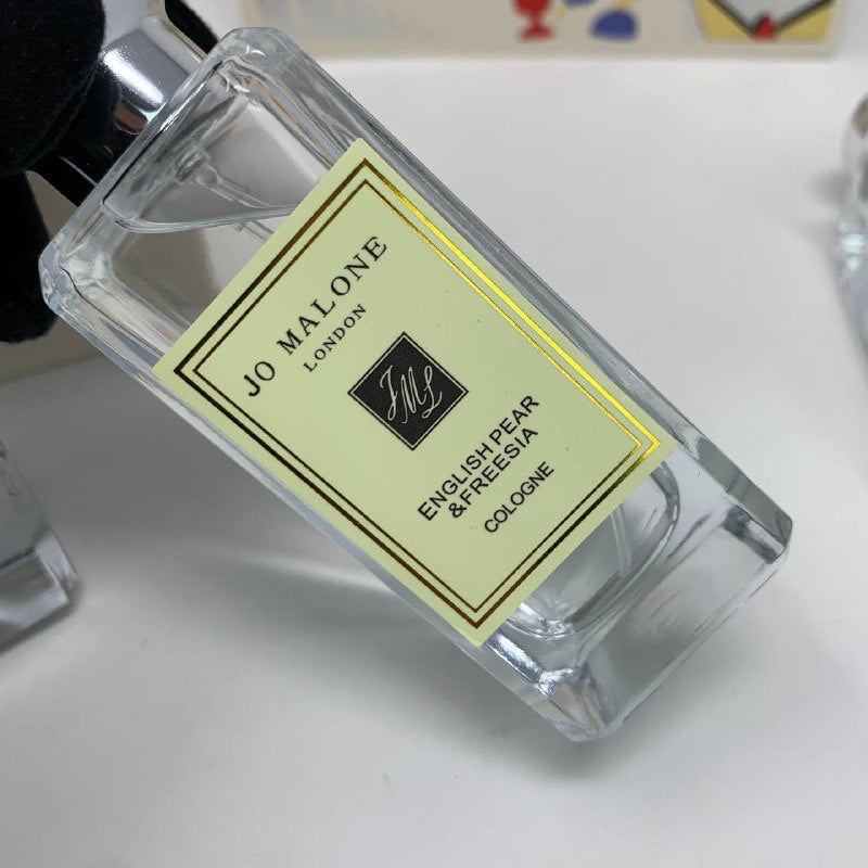 NEW IN! JO MALONEI PERFUME GIFT SET su2410