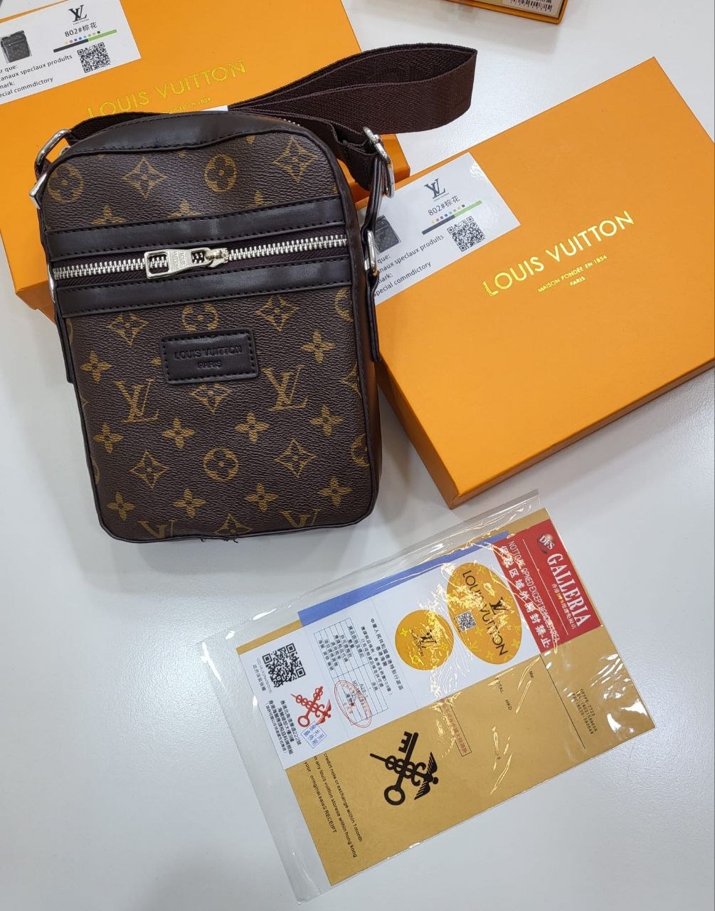 QUALITY LOUI VUITTO MUM BAG ak0505