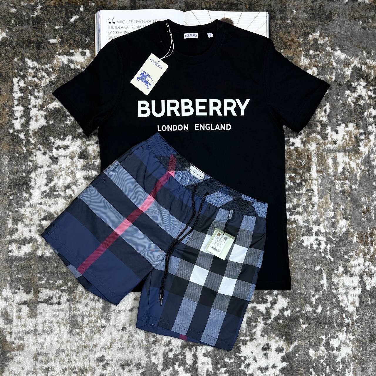 Top quality Burberr T-shirt or Burberry swim shorts