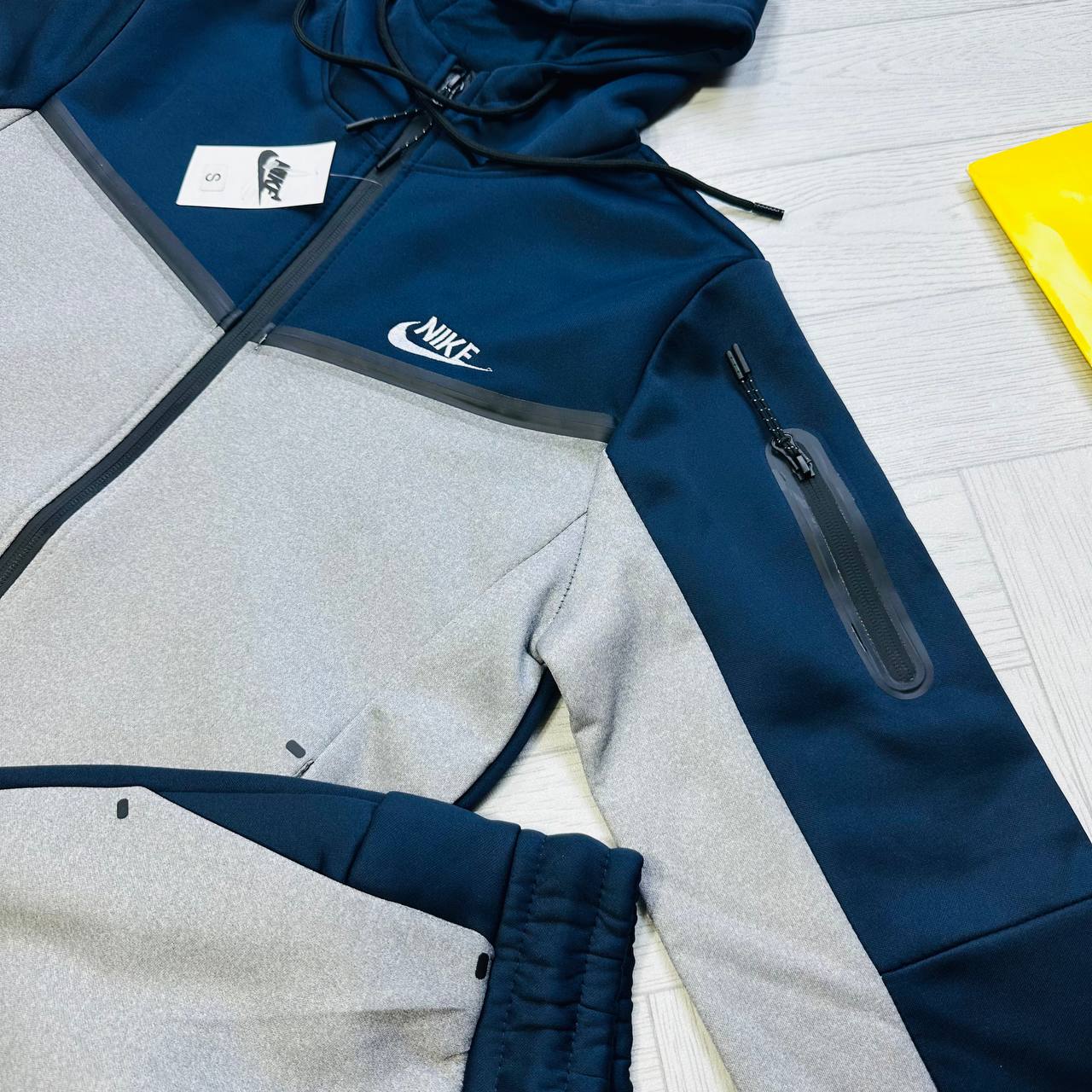 GOOD QUALITY NIK TRACK SUIT to2210