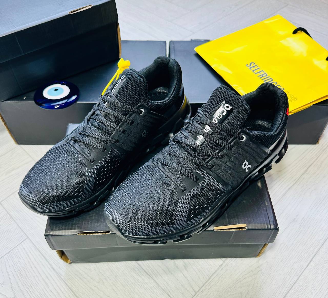 ON RUNNING SHOES to0605